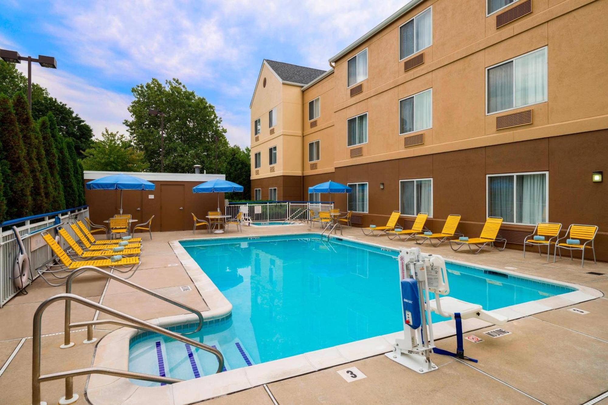 BW Allentown Bethlehem Lehigh Valley Inn & Suites Buitenkant foto