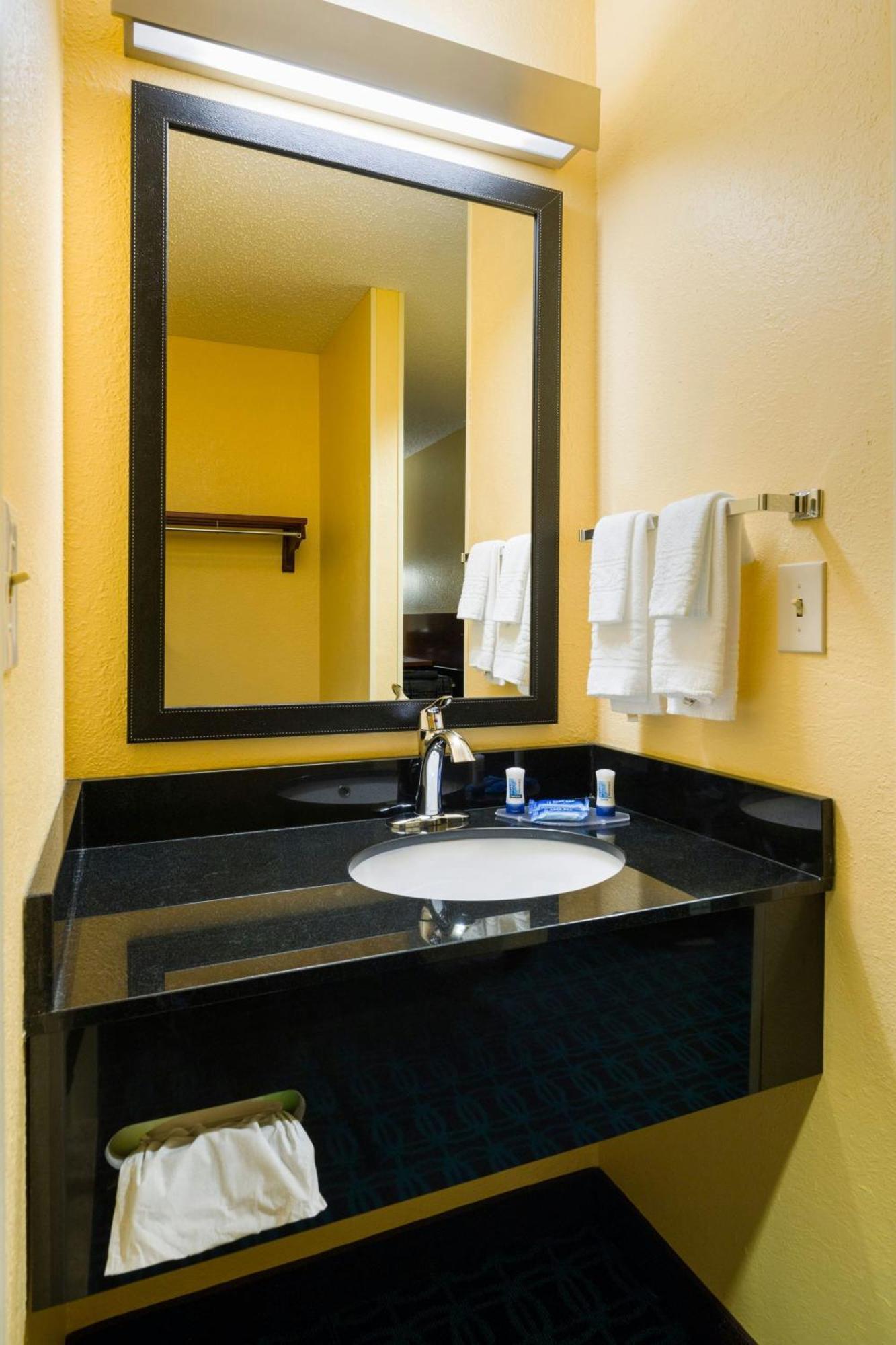 BW Allentown Bethlehem Lehigh Valley Inn & Suites Buitenkant foto